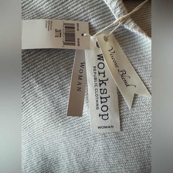 NWT Workshop Republic Clothing Light Gray Knit Top - Picture 3 of 4